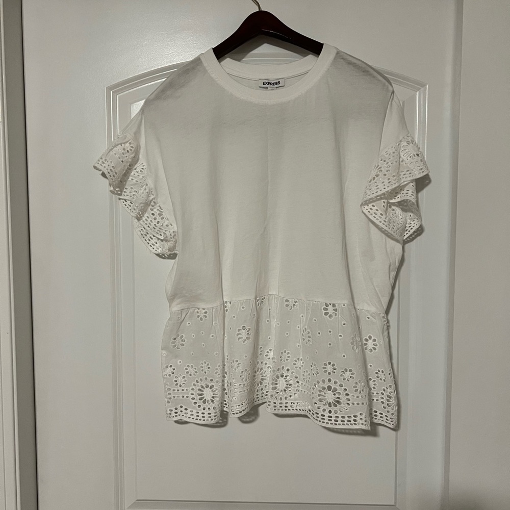 BNWT! Express Peplum top eyelet lace sleeve with bottom lace🤍